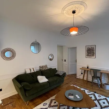 43 M In The Center Of Appartement